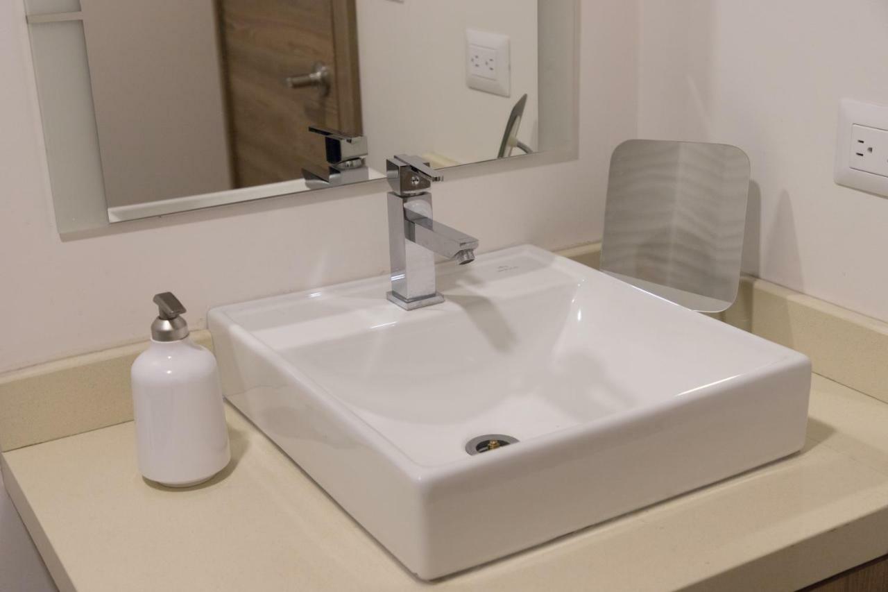 Le Bristol Aparthotel Cuenca Esterno foto